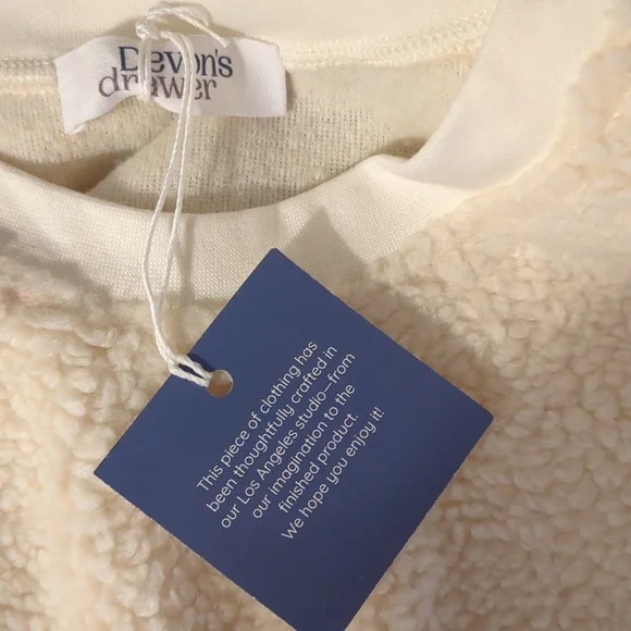 Devon's Drawer Cloud Vest - Picture 3 of 4